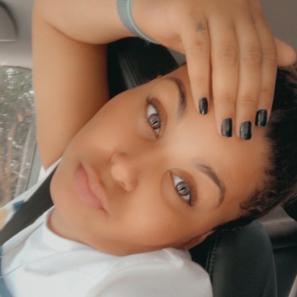 Meet your Posher, Yerika